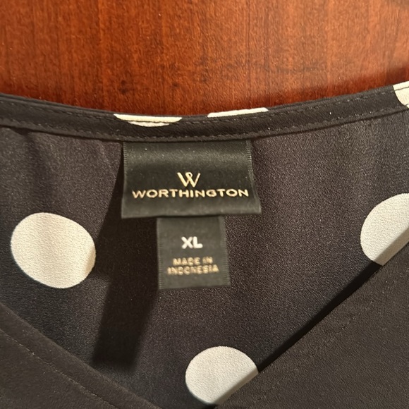 Black and white polka dot top - Picture 2 of 2